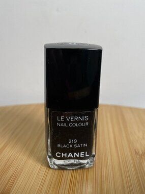 CHANEL Le Vernis Nail Colour Polish 219 Black Satin Shimmer 13 ml Made in USA